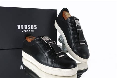 versus versace scarpe uomo colorvrosso|Versus by Versace .